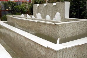 Property grounds - The Metropole Hotel (Ahmedabad)