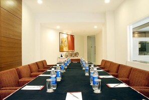 Meeting facility - The Metropole Hotel (Ahmedabad)