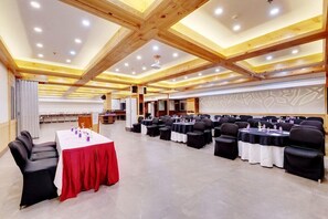 Meeting facility - The E-square Hotel (Pune)