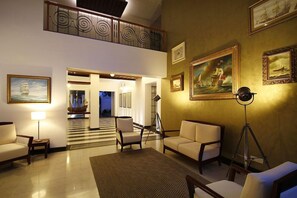 Lobby - Eight Bastion (Kochi)