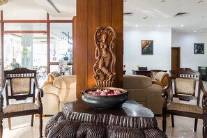 Lobby - No.18 (Kochi)