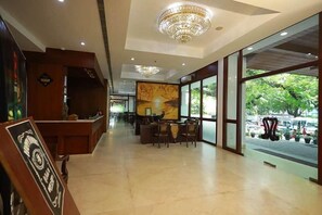 Lobby - NO 18 Hotel (Kochi)