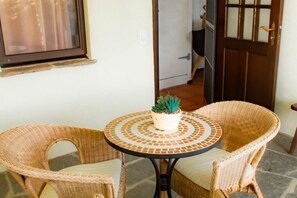 Outdoor dining - Brissago House Leyian (Brissago)