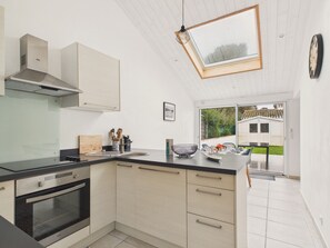 Fridge, microwave, oven, dishwasher - House for 6 with garden, Noirmoutier town centre (Noirmoutier-en-l´Ile)