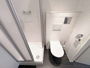 Shower, hair dryer - LIV:ON Studio King Bed & Kitchen - near Prater (Wien)