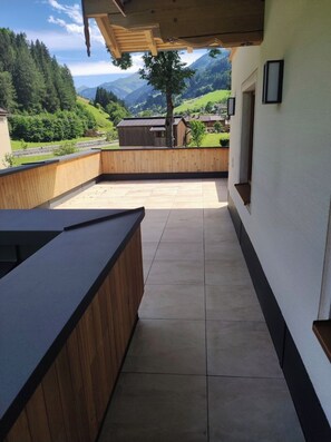 Terrace/patio - Vacation apartment on the farm with large terrace  (Großarl)