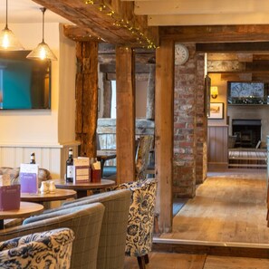 Dining - Cross Keys Inns (Guisborough)