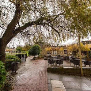 Outdoor dining - Premier INN Middlesbrough South Guisborough (Guisborough)