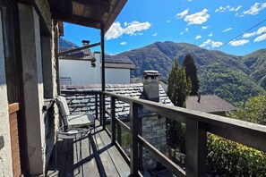 Property grounds - Carina House (Mergoscia)
