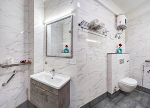 Bathroom - Hotel Golden Place 371 Sector 38 (Gurugram)