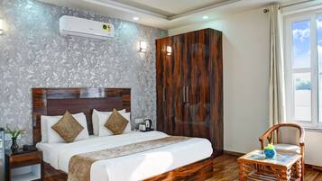 Bureau, espace de travail pour ordinateur portable, Wi-Fi gratuit