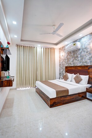 Superior Double Room | Desk, laptop workspace, free WiFi, bed sheets - Hotel Golden Place 371 Sector 38 (Gurugram)