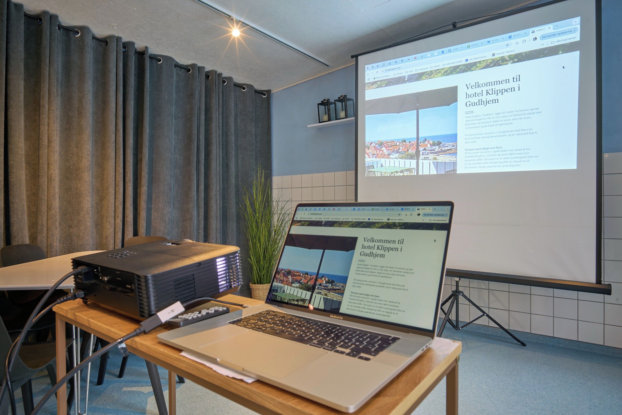 Meeting facility