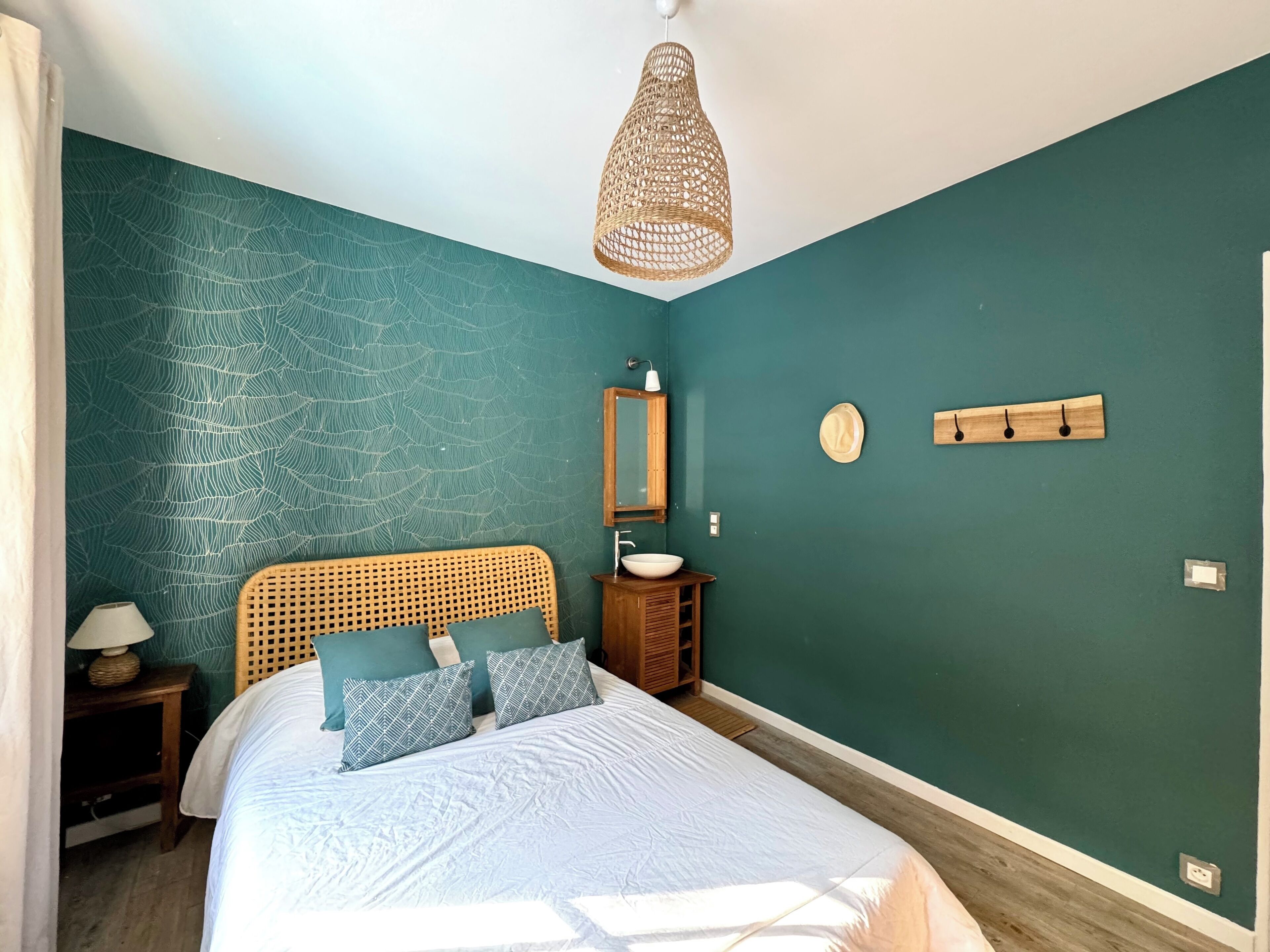 6 chambres, fer et planche à repasser, Wi-Fi gratuit, draps fournis