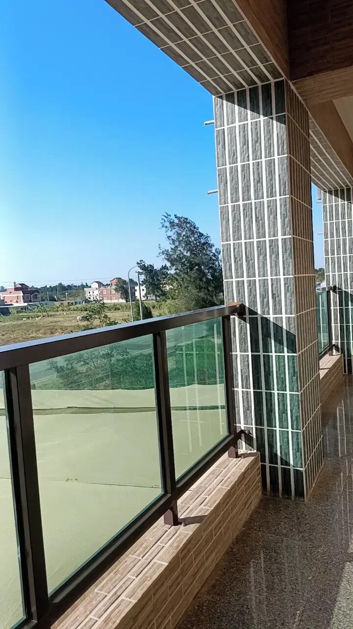 Chambre de base avec lits jumeaux, vue sur la cour intérieure | Terrasse/patio