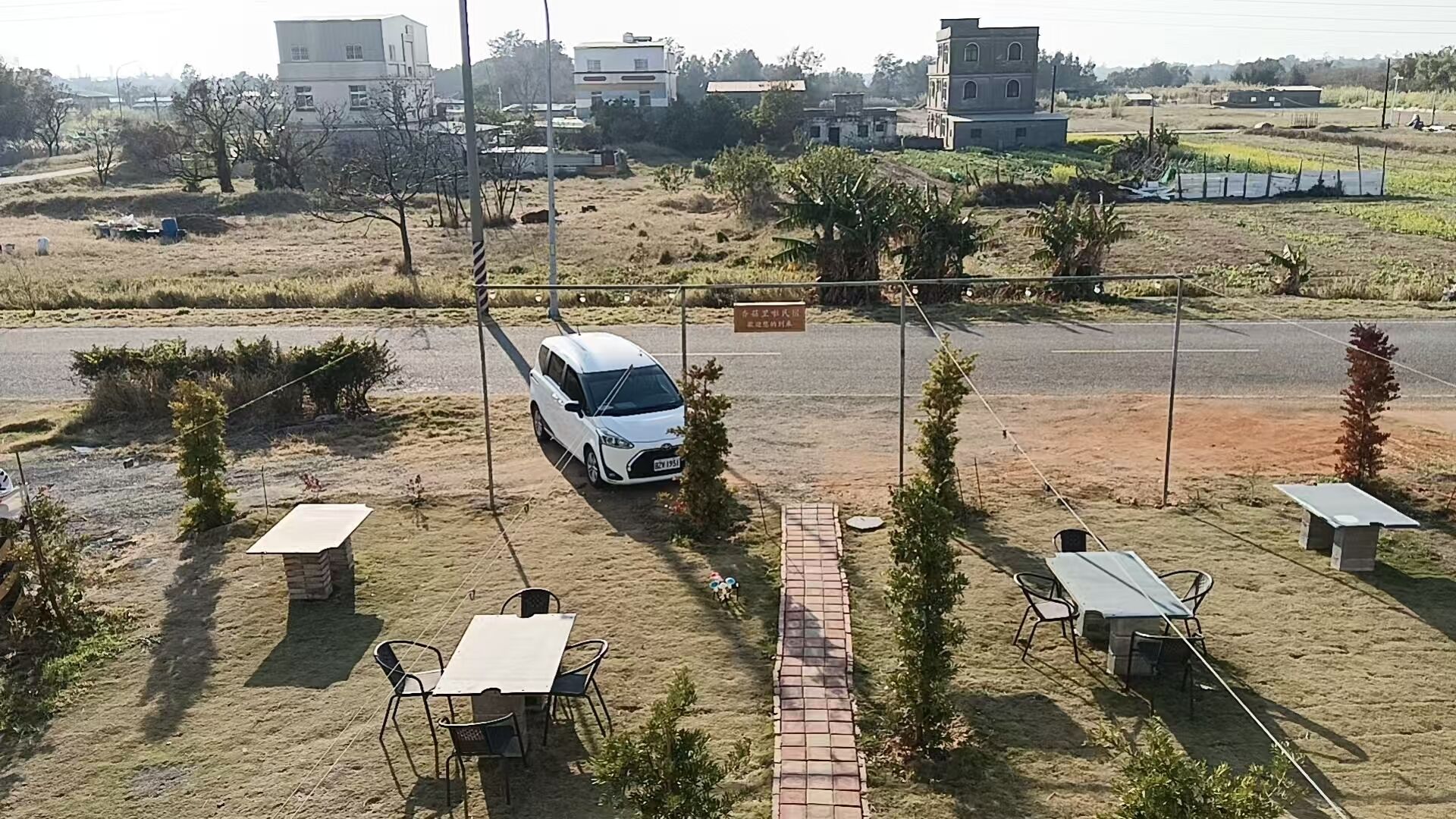 Laptopgeeigneter Arbeitsplatz, kostenloses WLAN