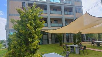 Basic-Zweibettzimmer, Blick auf den Innenhof | Blick auf den Innenhof