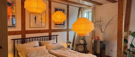 Internet, bed sheets