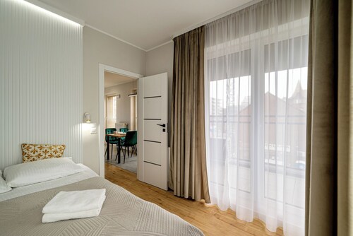 RentPlanet - Jedności Narodowej II