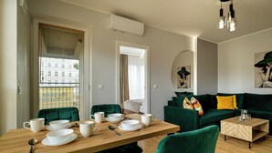 Apartemen, balkon | Ruang keluarga