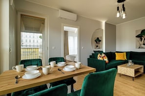 Appartement, balcon | Salle de séjour
