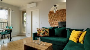 Apartemen, balkon | Ruang keluarga