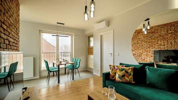 Apartment, Balcony | Living room