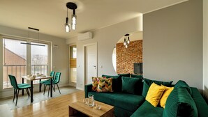 Apartemen, balkon | Ruang keluarga