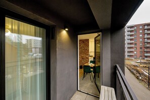 Apartment, Balcony | Balcony - RentPlanet - Jedności Narodowej II (Wrocław)