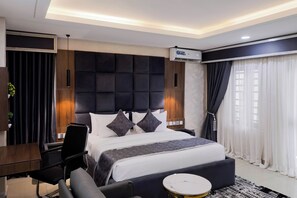 Deluxe Room | Desk, laptop workspace, free WiFi - BON Hotel Pearl Jabi Lake (New Bodija)