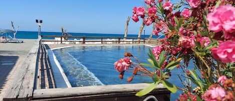 Seasonal outdoor pool