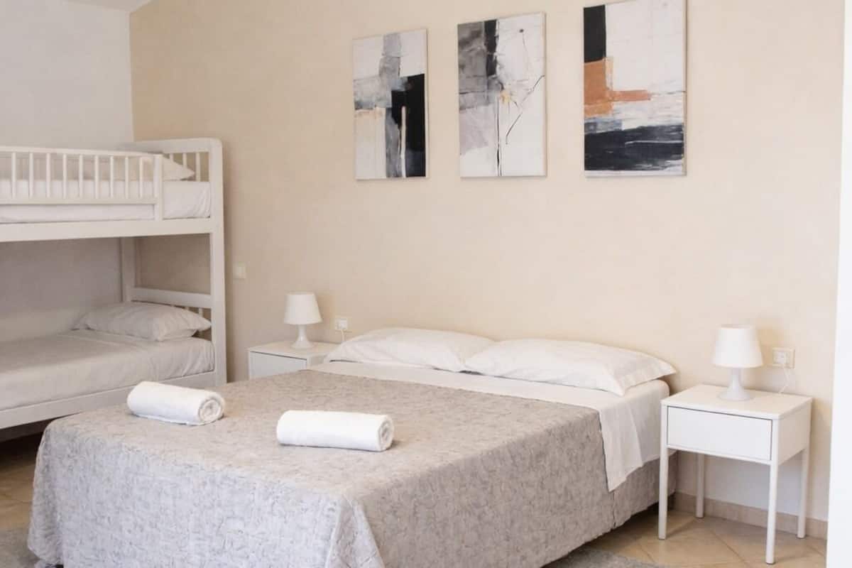 Chambre familiale | Coffre-fort, rideaux dâobscurcissement, literie fournie