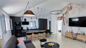 TV - Villa Gardenal by Villas Guide (Blato)