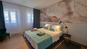 Silitysrauta/-lauta, ilmainen Wi-Fi, vuodevaatteet