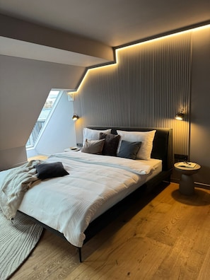 Apartment | Hypo-allergenic bedding available, desk, laptop workspace, soundproofing - Conlon House Central (Munich)