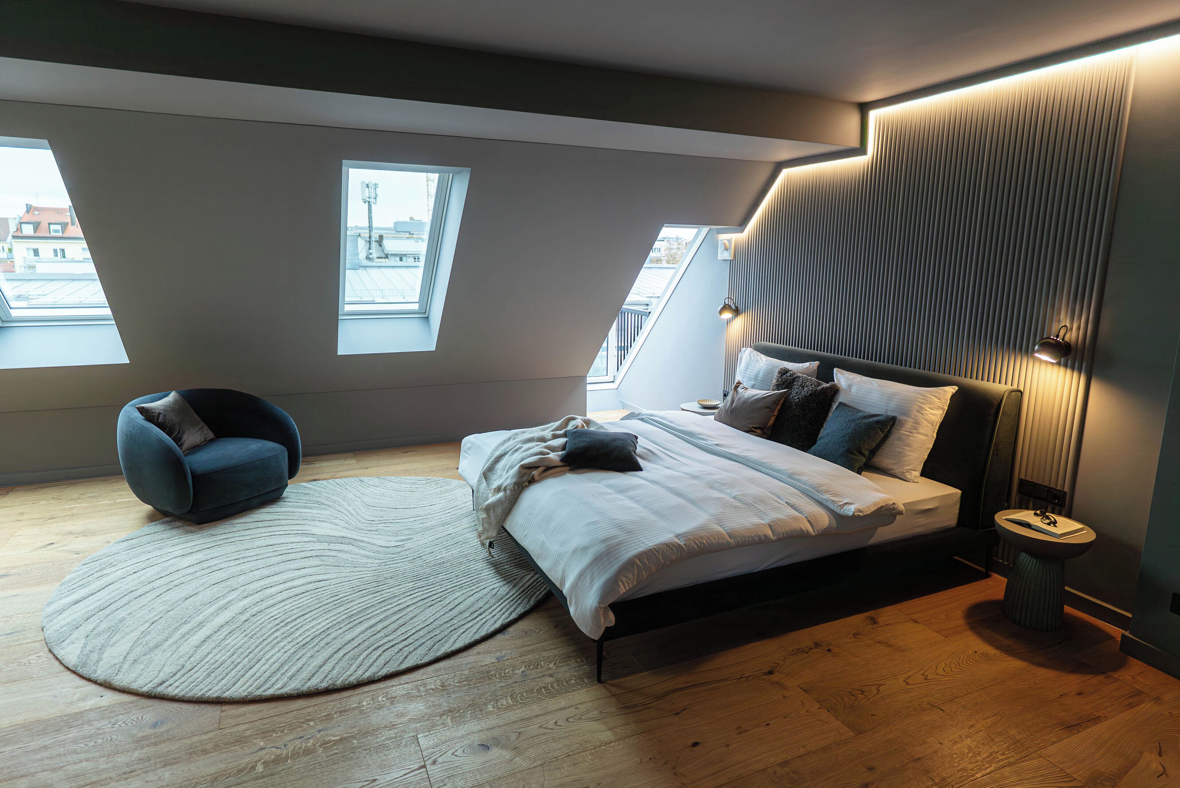 Escritorio, espacio para trabajar con laptop y wifi gratis 