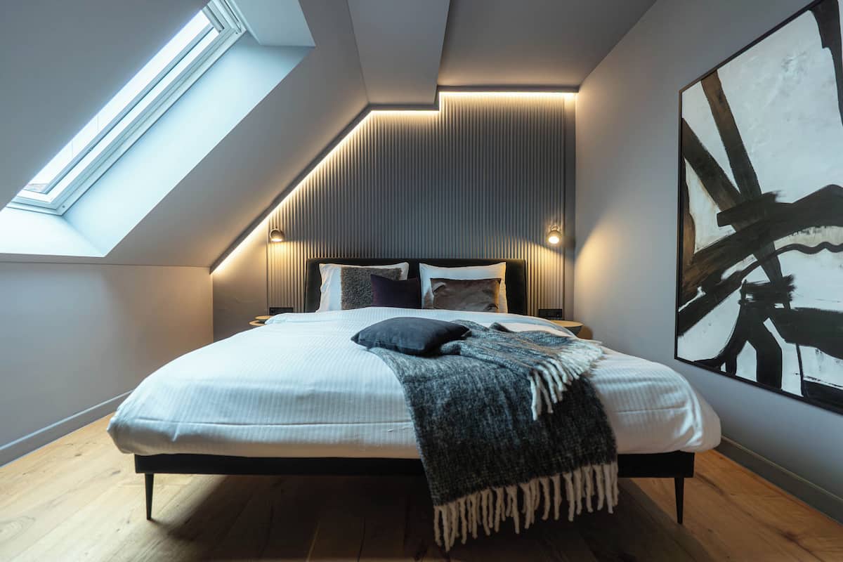 Studio | Hypo-allergenic bedding available, desk, laptop workspace, soundproofing