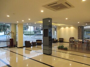 Lobby - Nite and Day Batam Jodoh Square (Batam)