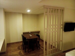 Dining - Nite and Day Batam Jodoh Square (Batam)