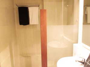 Bathroom - Nite AND DAY Batam Jodoh Square (Batam)