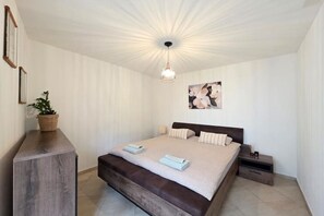 2 chambres, fer et planche à repasser, Wi-Fi, literie fournie