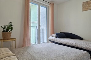 2 makuuhuonetta, silitysrauta/-lauta, Wi-Fi, vuodevaatteet