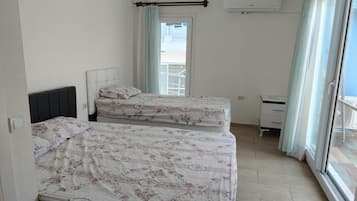 2 bedrooms, iron/ironing board, bed sheets