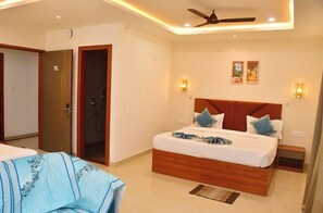 Executive Double Room, Air conditioning | Hypo-allergenic bedding, desk, soundproofing, free WiFi - Hotel The Comfort Inn Ayodhya (Faizabad)