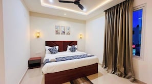 Deluxe Double Room, Air conditioning | Hypo-allergenic bedding, desk, soundproofing, free WiFi - Hotel The Comfort Inn Ayodhya (Faizabad)