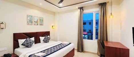 Deluxe Double Room, Air conditioning | View from room
