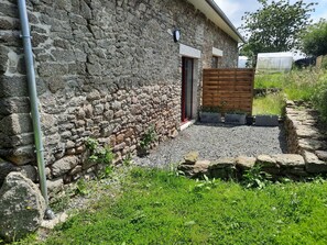 Property grounds - Breton farmhouse, many hiking trails, with the Emerald Coast 1/2h away (Saint Glen)