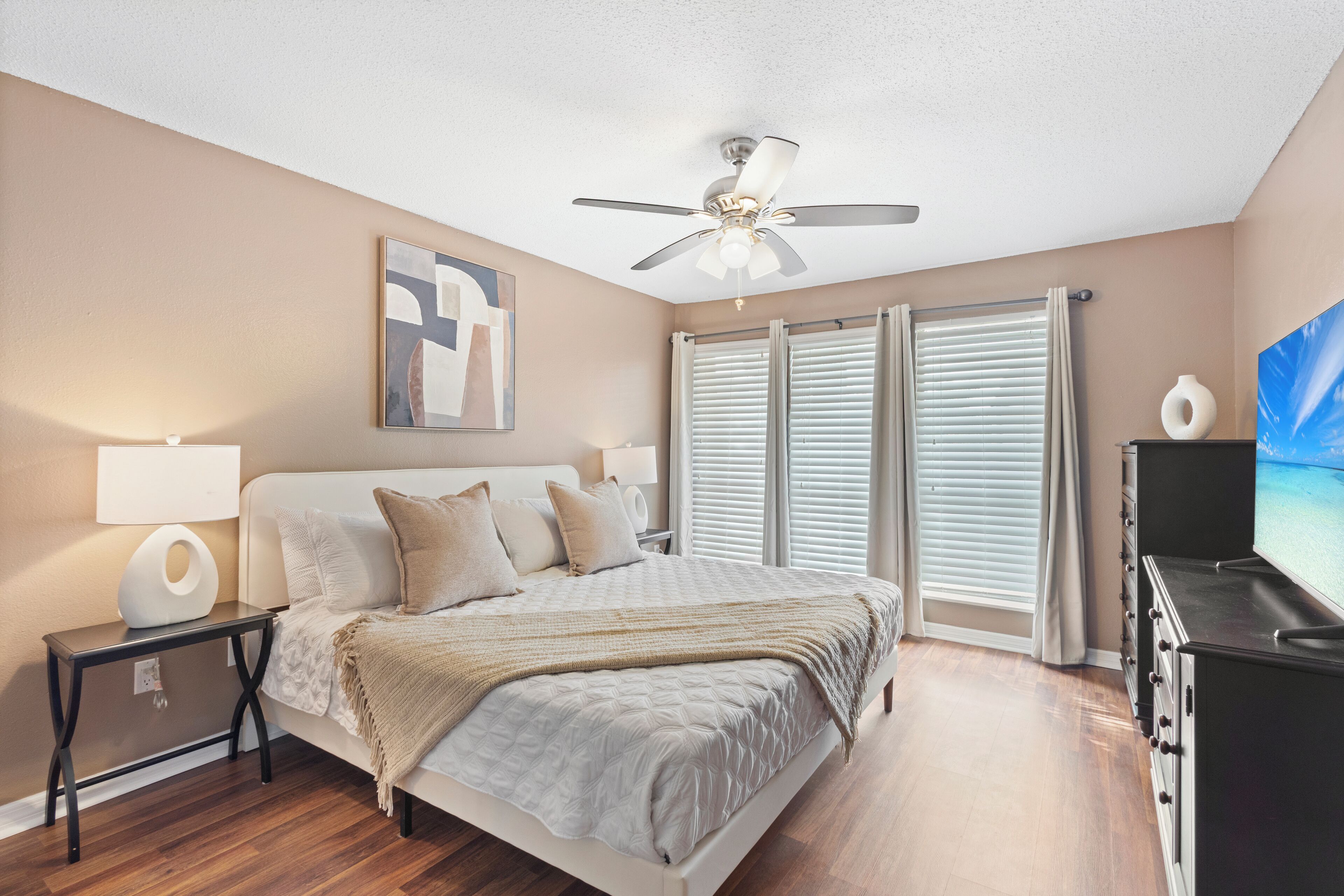 Iron/ironing board, travel crib, free WiFi, bed sheets