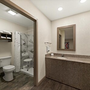 Bathroom - Red Roof Inn Nacogdoches (Nacogdoches)