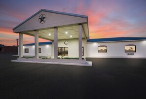 Exterior - Red Roof Inn Nacogdoches (Nacogdoches)